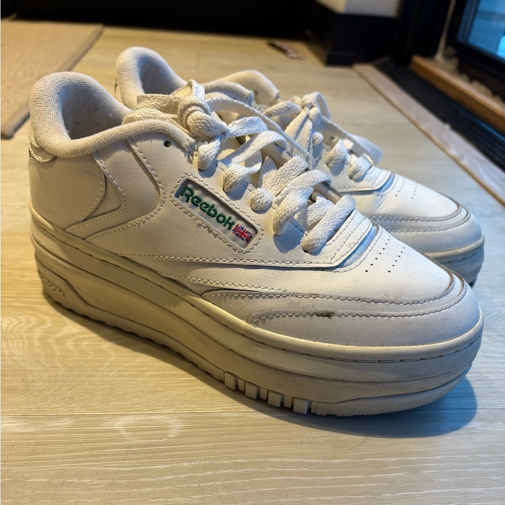 Platform Reebok sneakers size 7